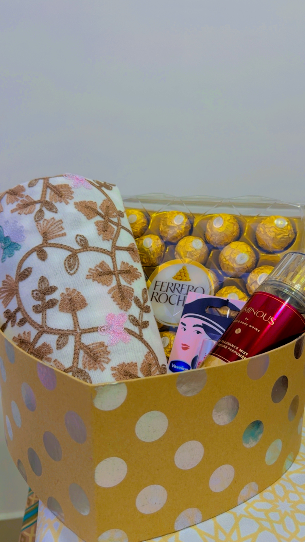 Blush & Bloom Heart Box - Image 4